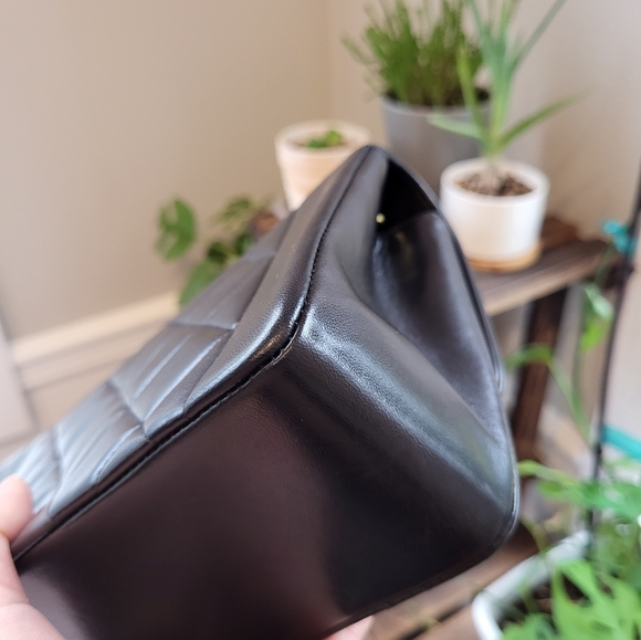 CHANEL Quilted Small Single Flap Black - Picture 10 of 16